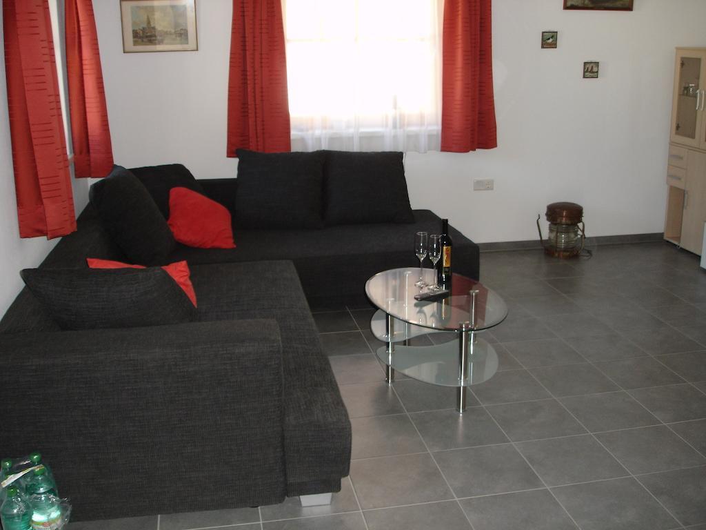 Apartmán Haus Telisia Klosterle am Arlberg Pokoj fotografie